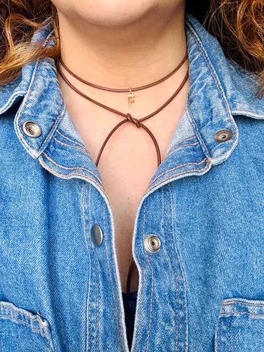 Colar Letra F