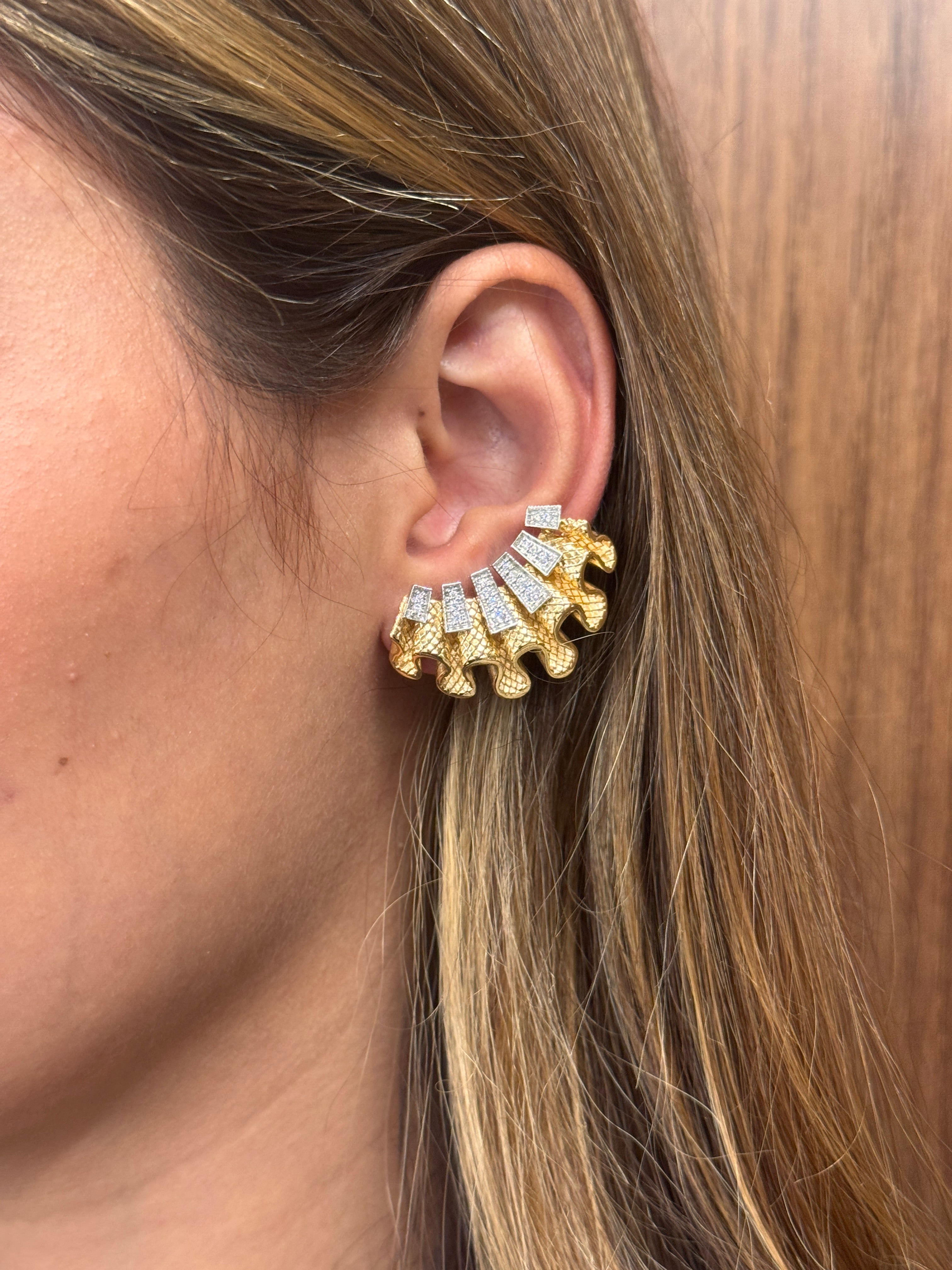 Brinco Ear Cuff Ondas
